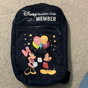 DVC nwot Disney Navy belt bag with Mickey and Minnie. Not available in stores